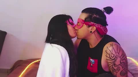 Shelovesthemask online show from 11.24.25