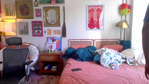 Snapshot of teethirstrap chatting on 12.22.24 teethirstrap online show from 12.22.24