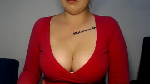 Teeyara  online show from 10.03.25