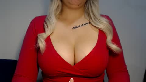 Teeyara  online show from 10.11.25