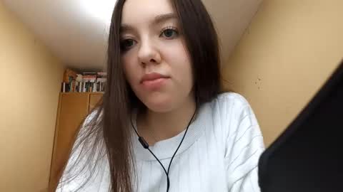 Snapshot of teganmeiser chatting on 10.27.25 Kimi online show from 10.27.25