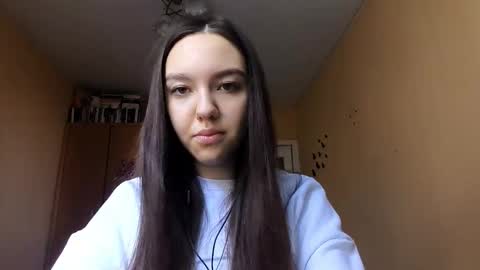 Snapshot of teganmeiser chatting on 11.01.25 Kimi online show from 11.01.25