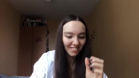 Snapshot of teganmeiser chatting on 11.10.25 Kimi online show from 11.10.25