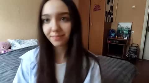 Snapshot of teganmeiser chatting on 11.25.25 Kimi online show from 11.25.25