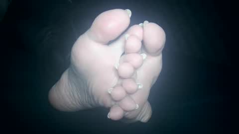 Viv West online show from 10.04.25