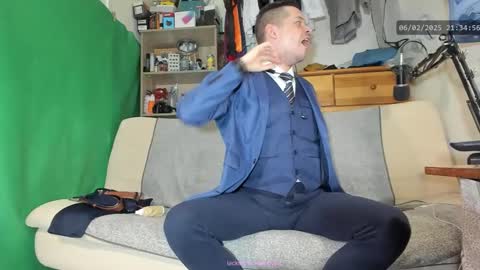 Snapshot of telepaticman chatting on 02.06.25 Virg Lszl online show from 02.06.25