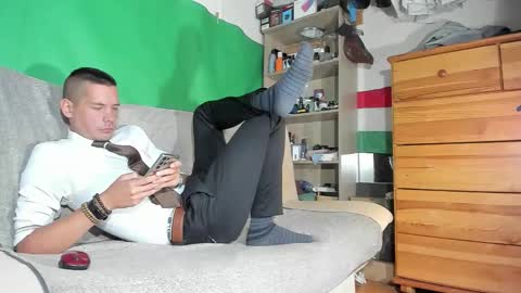 Snapshot of telepaticman chatting on 10.04.25 Virg Lszl online show from 10.04.25