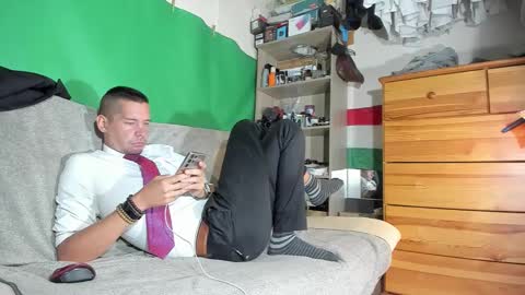 Snapshot of telepaticman chatting on 10.05.25 Virg Lszl online show from 10.05.25