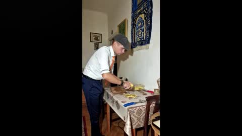 Snapshot of telepaticman chatting on 10.09.25 Virg Lszl online show from 10.09.25