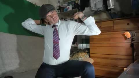 Snapshot of telepaticman chatting on 10.20.25 Virg Lszl online show from 10.20.25