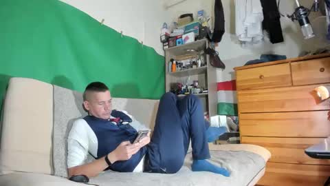Snapshot of telepaticman chatting on 10.21.25 Virg Lszl online show from 10.21.25