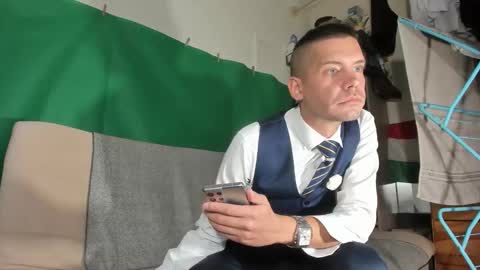 Snapshot of telepaticman chatting on 10.22.25 Virg Lszl online show from 10.22.25