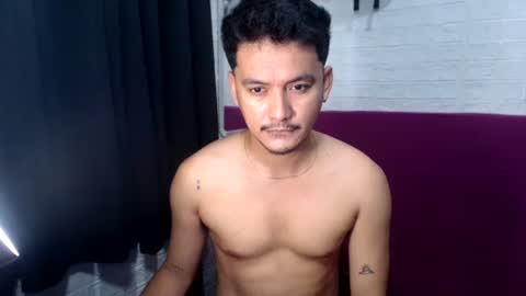 Snapshot of tempting_jon chatting on 10.28.25 tempting_jon online show from 10.28.25