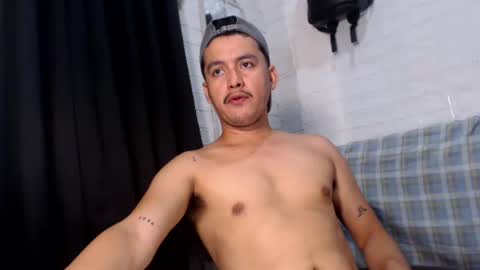 Snapshot of tempting_jon chatting on 11.19.25 tempting_jon online show from 11.19.25