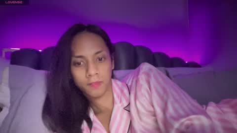 Snapshot of temptressxruby chatting on 12.18.25 TemptressxRuby online show from 12.18.25