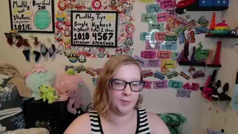 Pixie and Tentacle Overlord online show from 04.27.26