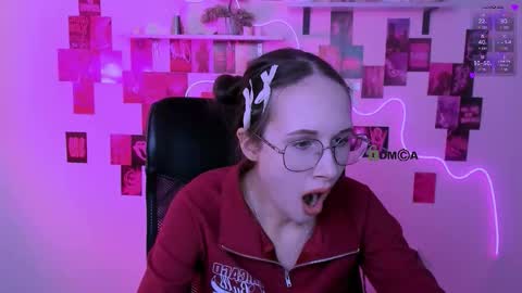 Snapshot of tender_louise chatting on 03.13.26 ur Louise online show from 03.13.26