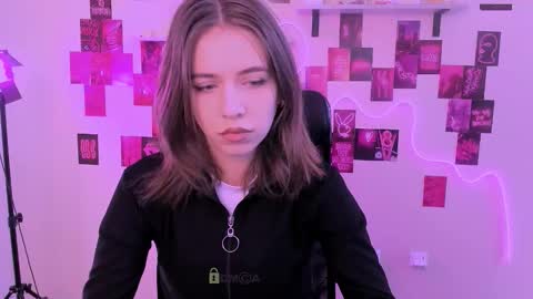 Snapshot of tender_louise chatting on 03.14.26 ur Louise online show from 03.14.26