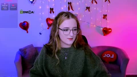 Snapshot of tender_louise chatting on 03.17.26 ur Louise online show from 03.17.26