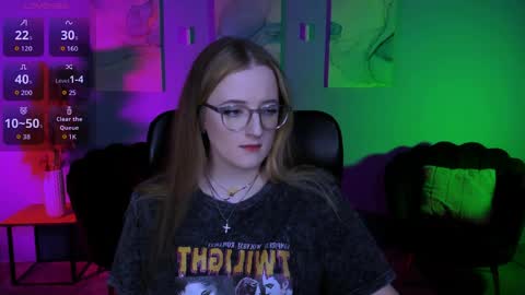 Snapshot of tender_louise chatting on 03.31.26 ur Louise online show from 03.31.26