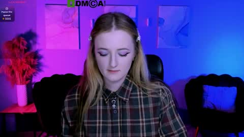 Snapshot of tender_louise chatting on 04.01.26 ur Louise online show from 04.01.26