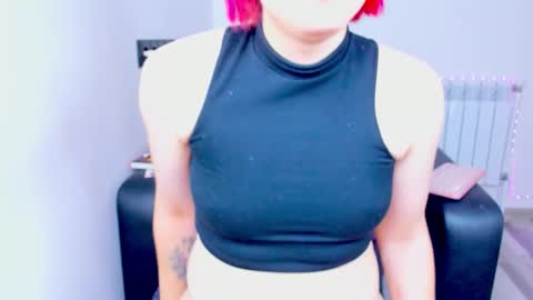 Snapshot of tenebrise chatting on 09.30.25 Kira online show from 09.30.25