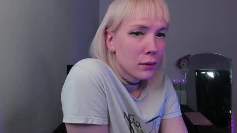 Kira online show from 05.08.26