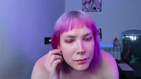 Snapshot of tenebrise chatting on 06.17.26 Kira online show from 06.17.26