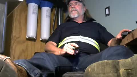 Snapshot of tennredneck chatting on 03.04.25 Tennredneck online show from 03.04.25