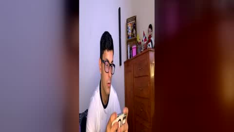 Snapshot of teo_rojas chatting on 06.25.26 Rojas online show from 06.25.26