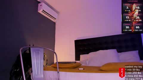 Teo Ferrer online show from 11.08.25