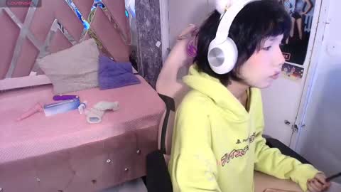 Snapshot of terraelowen chatting on 10.02.25 Terra Elowen online show from 10.02.25