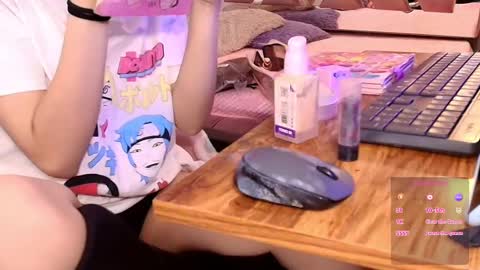 Snapshot of terraelowen chatting on 10.15.25 Terra Elowen online show from 10.15.25