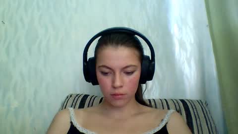 Snapshot of terranaufzinger chatting on 09.13.25 Anny Simpson online show from 09.13.25