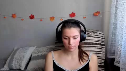 Snapshot of terranaufzinger chatting on 10.20.25 Anny Simpson online show from 10.20.25