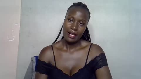 Snapshot of terriam chatting on 11.19.25 terriam online show from 11.19.25