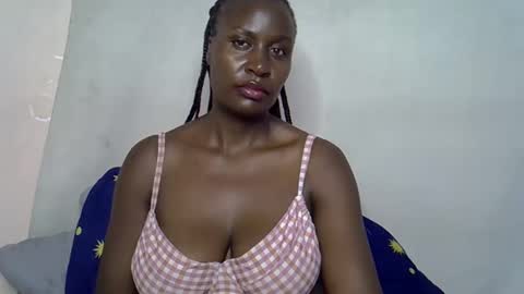 Snapshot of terriam chatting on 11.22.25 terriam online show from 11.22.25