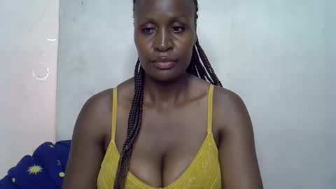 Snapshot of terriam chatting on 12.13.25 terriam online show from 12.13.25