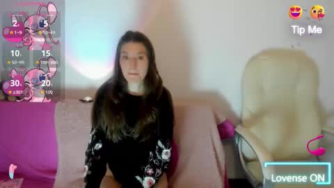 Snapshot of tesa_cute chatting on 10.24.25 tesa online show from 10.24.25