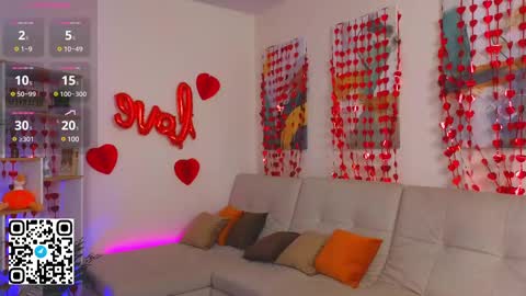 Snapshot of tesalune chatting on 02.20.25 Tessa online show from 02.20.25