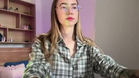 Snapshot of tessa_calmness chatting on 04.20.26 tessa_calmness online show from 04.20.26