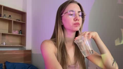 Snapshot of tessa_calmness chatting on 04.25.26 tessa_calmness online show from 04.25.26