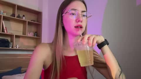 Snapshot of tessa_calmness chatting on 04.27.26 tessa_calmness online show from 04.27.26