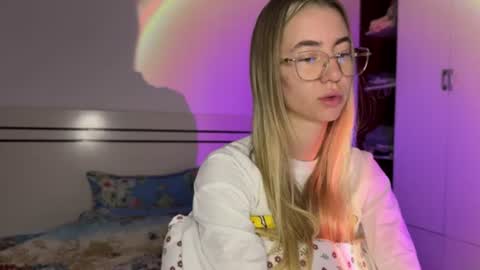 Snapshot of tessa_calmness chatting on 06.25.26 tessa_calmness online show from 06.25.26