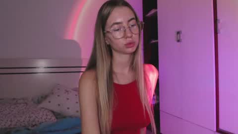 Snapshot of tessa_calmness chatting on 08.04.26 tessa_calmness online show from 08.04.26