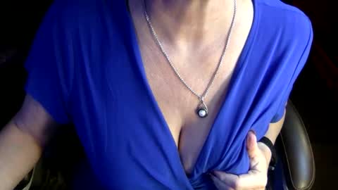 Snapshot of tessa_foxxx chatting on 11.04.25 tessa_foxxx online show from 11.04.25