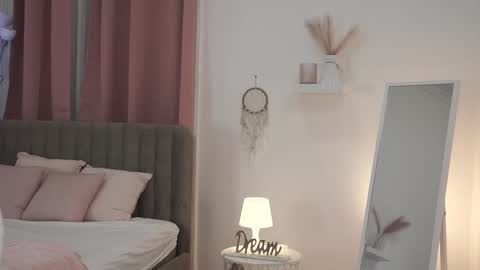 Tessa online show from 12.21.25