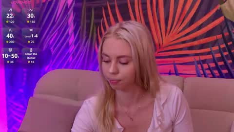 Snapshot of tessaadora chatting on 07.20.26 Tessa online show from 07.20.26