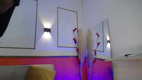 Snapshot of tessachains chatting on 11.08.25 tessachains online show from 11.08.25