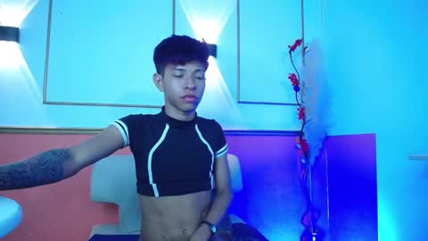 Snapshot of tessachains chatting on 11.11.25 tessachains online show from 11.11.25